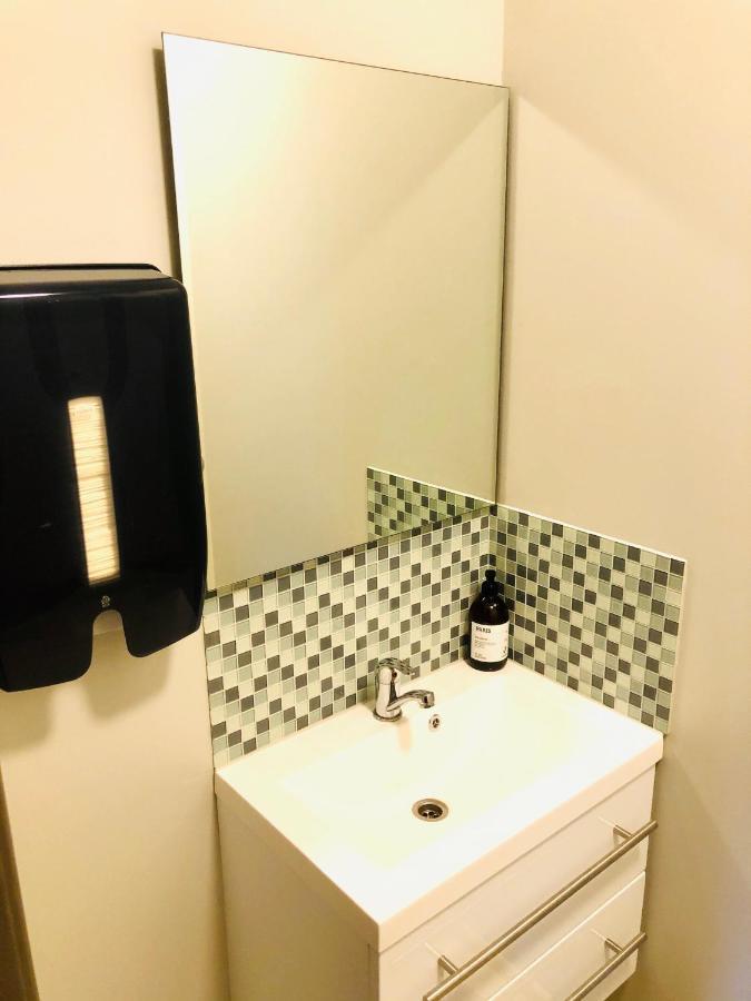 Lovisenlund Hostel Ovrebo ภายนอก รูปภาพ